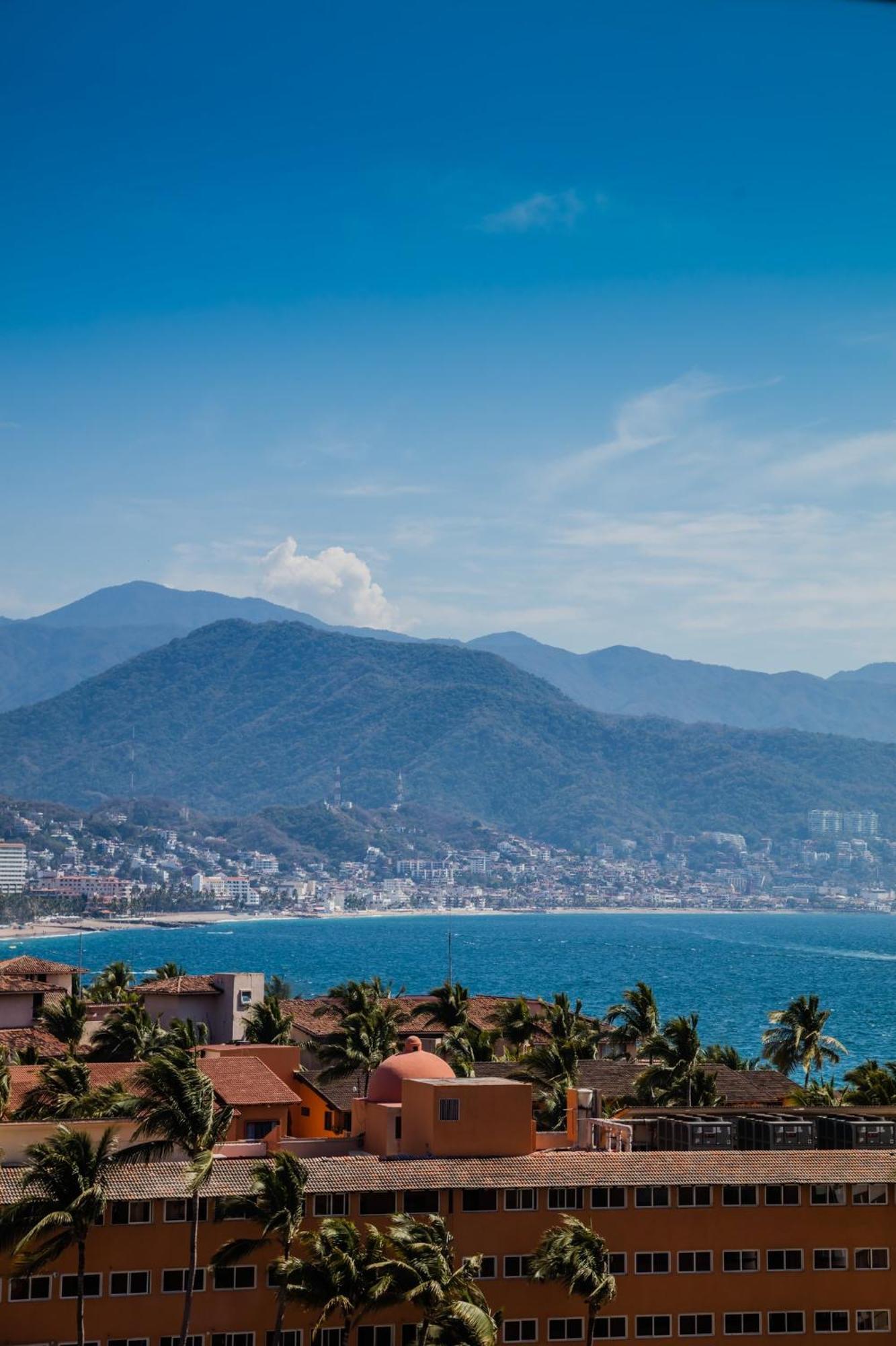 Готель One Puerto Vallarta Aeropuerto Екстер'єр фото