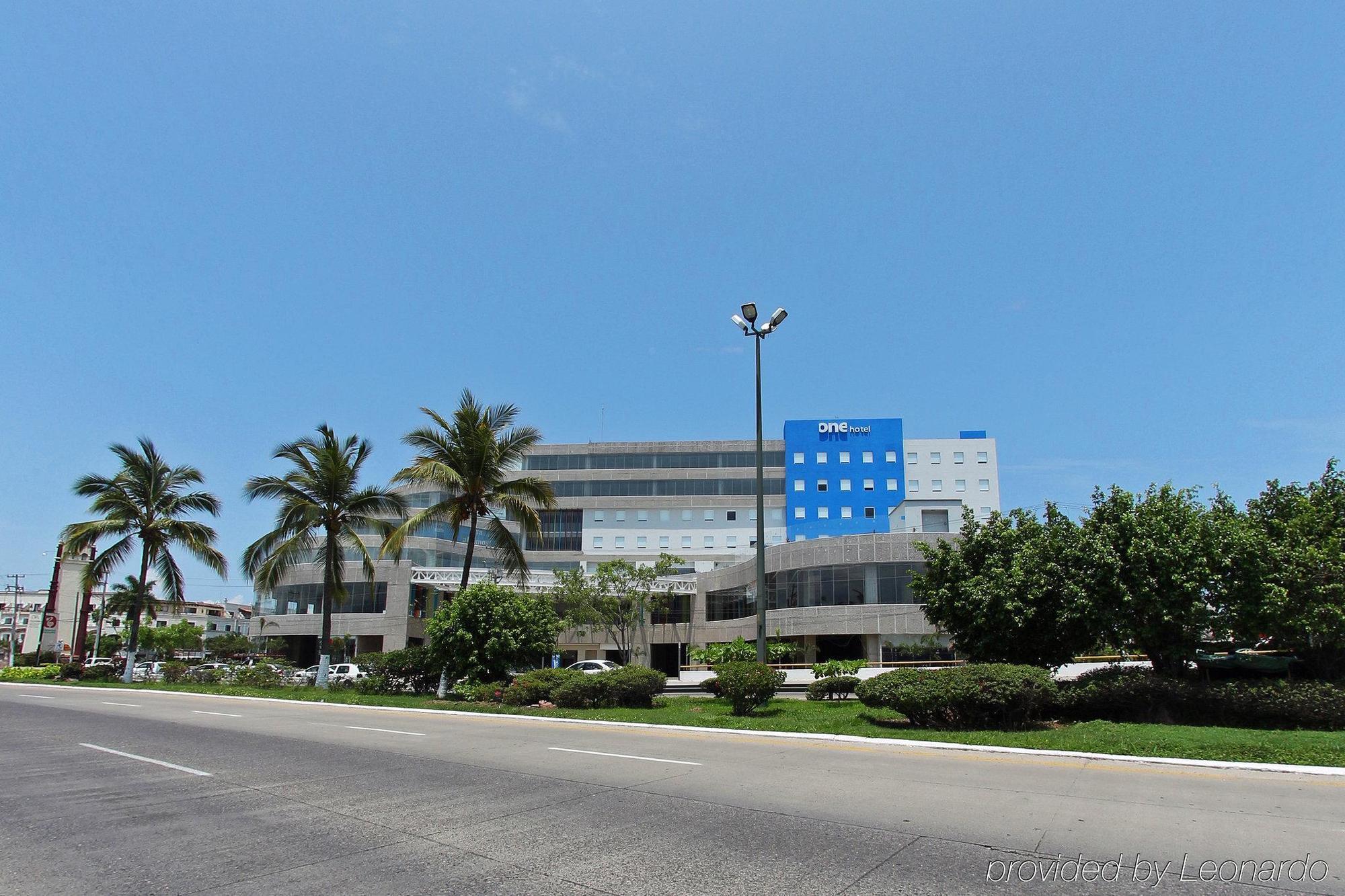 Готель One Puerto Vallarta Aeropuerto Екстер'єр фото